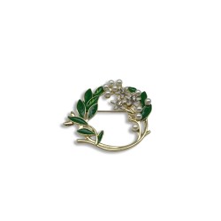 A jasmine brooch