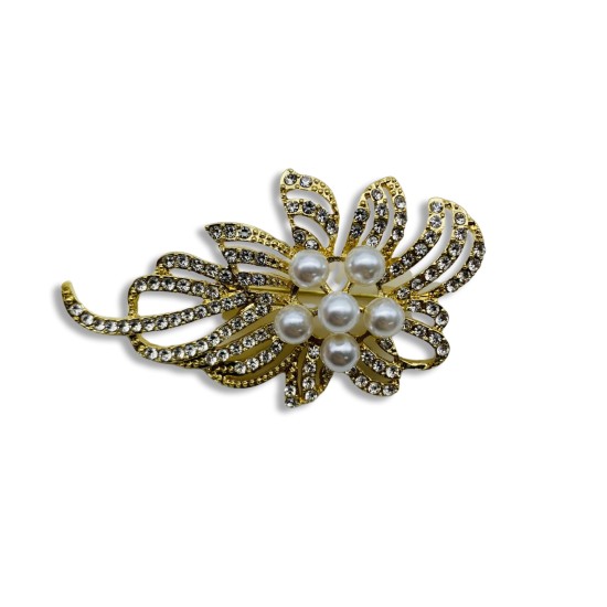 Six pearl brooch